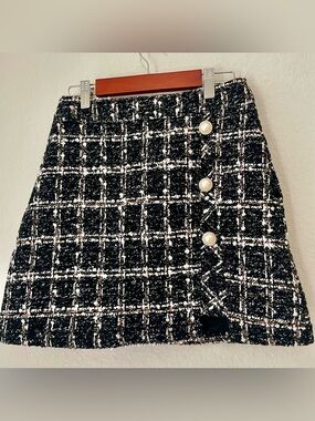 J.ING Women's Tweed Skort Black White Pearl Button XS
Mini Skirt Shorts